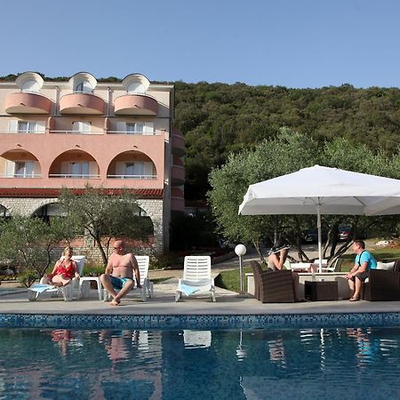Hotel Carmen Krnica Ngoại thất bức ảnh