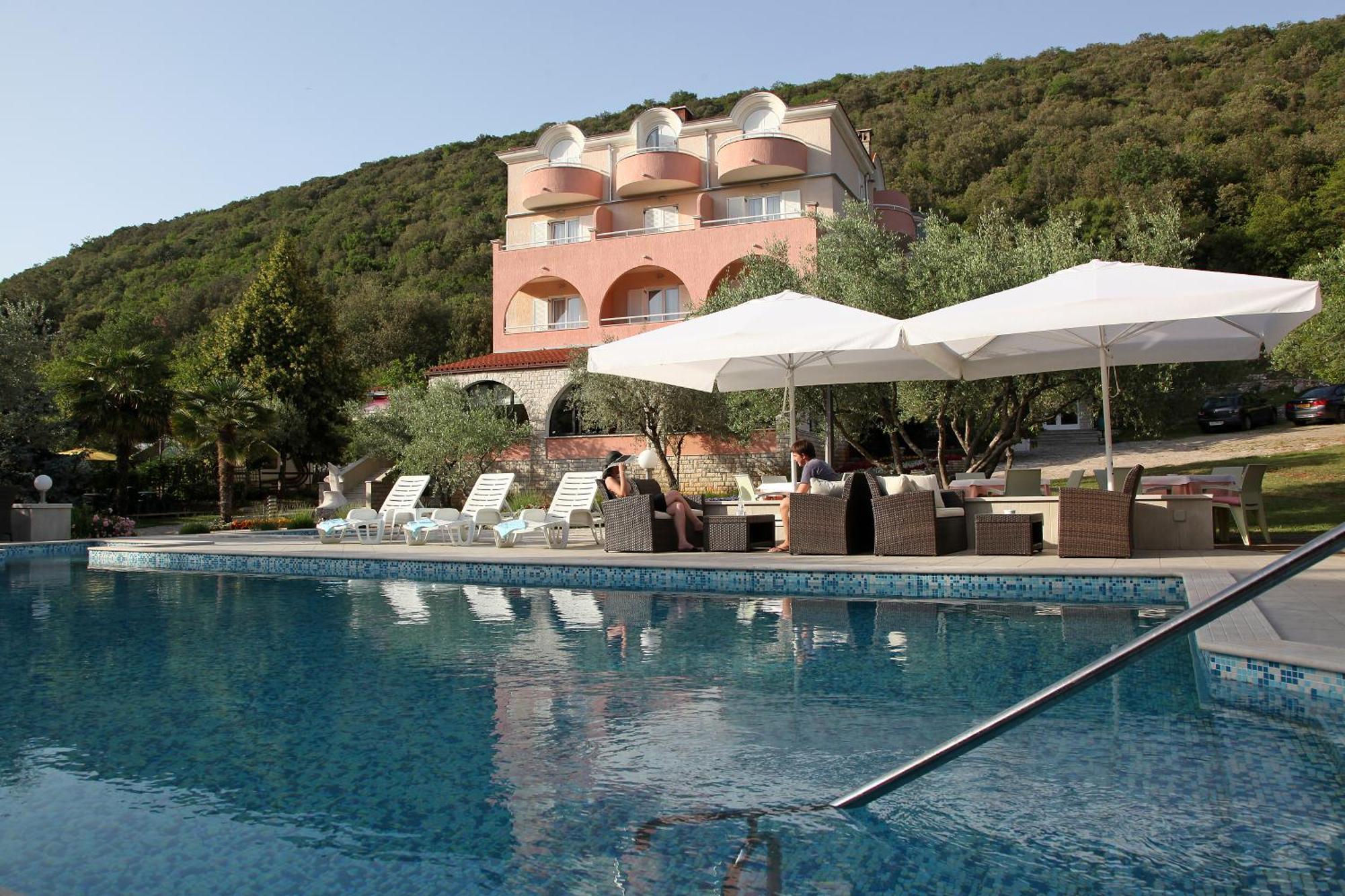 Hotel Carmen Krnica Ngoại thất bức ảnh