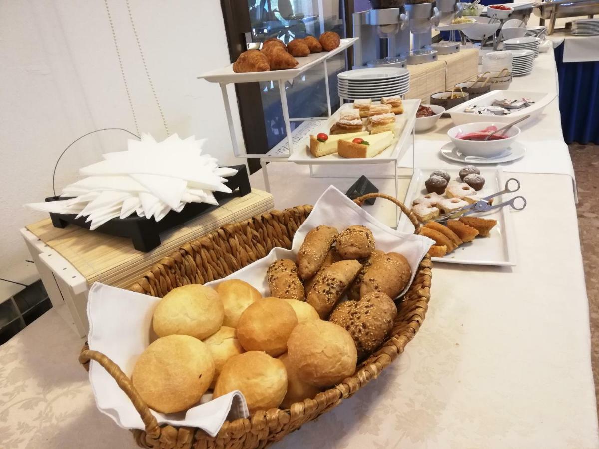 Hotel Carmen Krnica Ngoại thất bức ảnh
